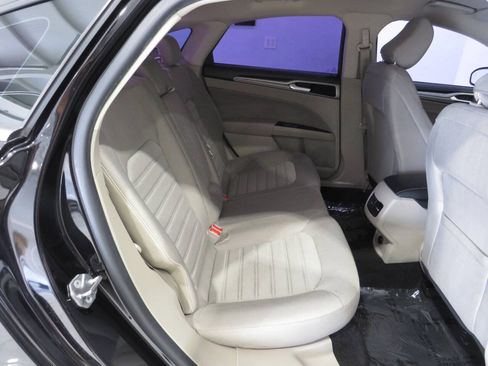 Used 2020 Ford Fusion SE FWD image 11