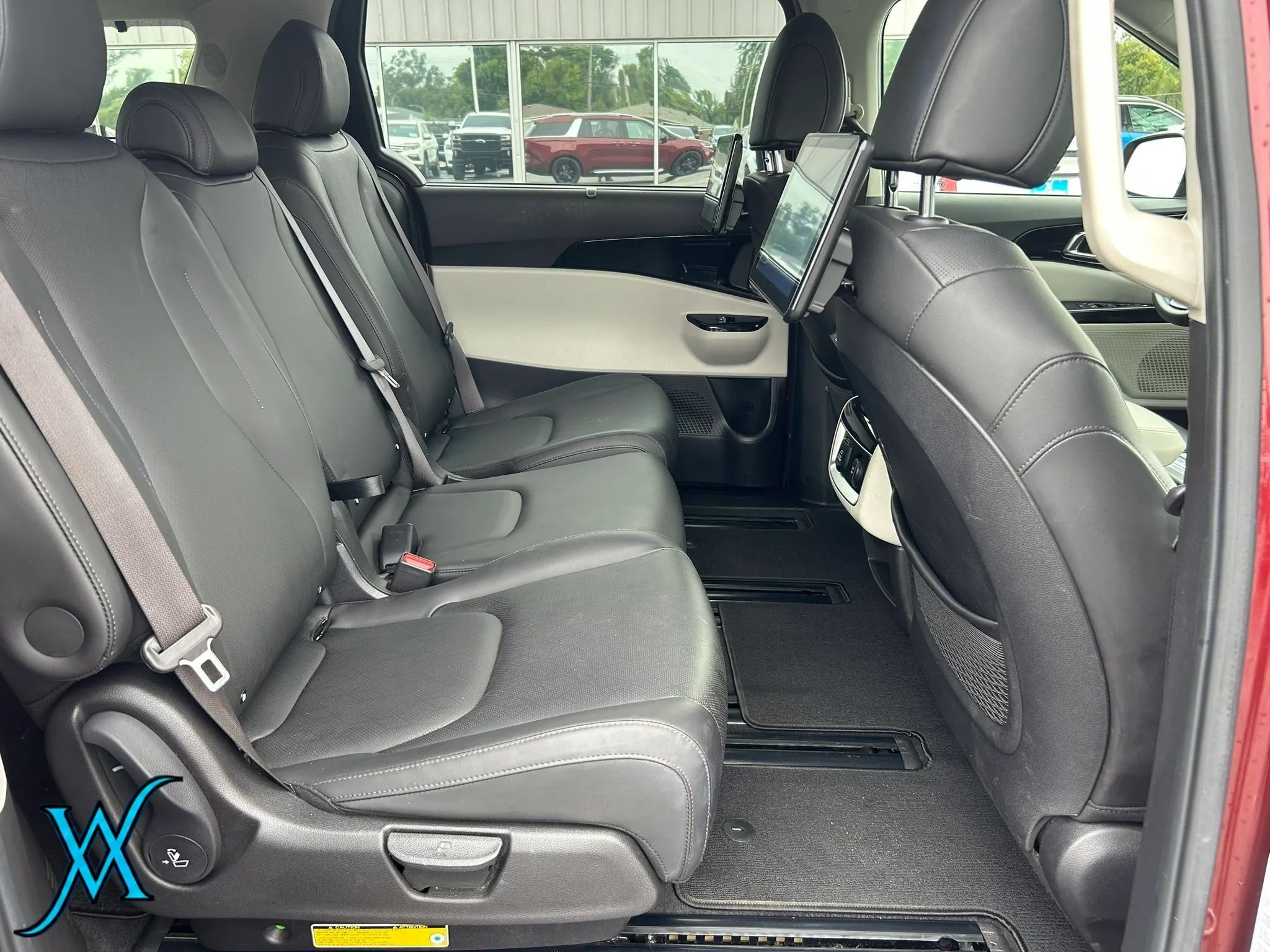 Used 2022 Kia Carnival SX FWD image 19