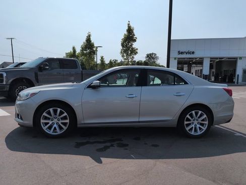 Used 2014 Chevrolet Malibu LTZ FWD image 2