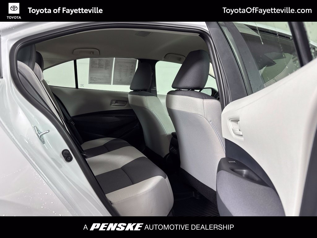 Used 2027 Toyota Corolla LE FWD image 14