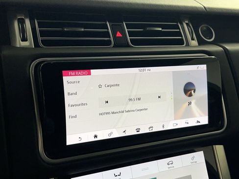 Used 2019 Land Rover Range Rover HSE image 18