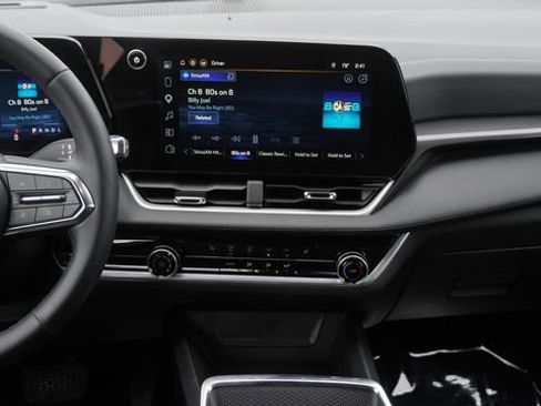 Used 2026 Chevrolet Equinox LT image 17