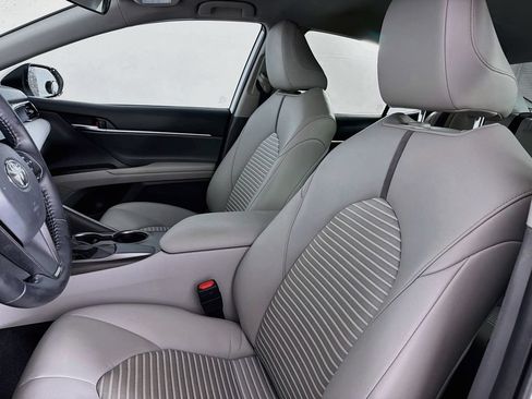 Used 2021 Toyota Camry SE FWD image 31