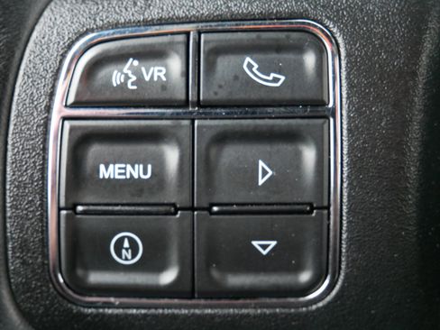 Used 2016 Jeep Wrangler Unlimited Sahara image 31