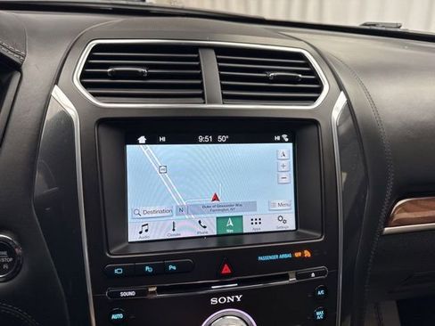 Used 2018 Ford Explorer Platinum image 28