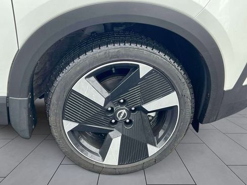 Used 2025 Nissan Kicks SR AWD/4WD image 11