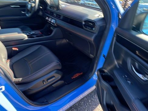 Used 2025 Honda Pilot TrailSport image 18