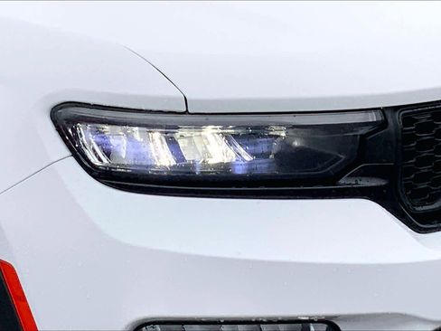 Used 2023 Jeep Grand Cherokee Limited w/ Black Appearance Package RWD image 24