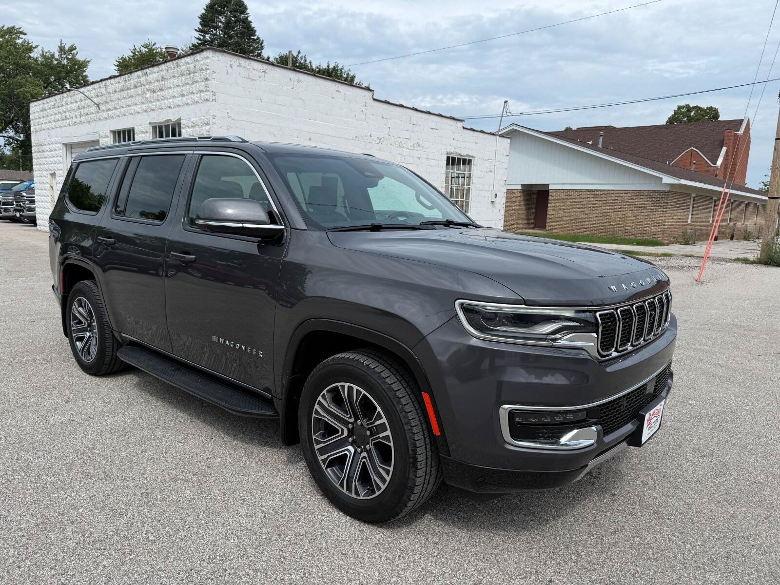 Used 2022 Jeep Wagoneer Series III w/ Convenience Group I AWD/4WD image 3