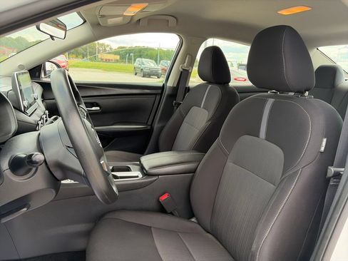 Used 2024 Nissan Sentra SV FWD image 16