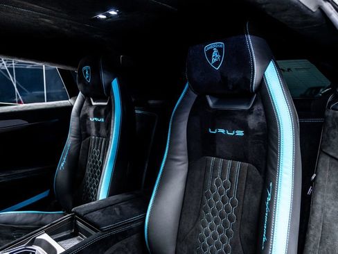 Used 2023 Lamborghini Urus Performante AWD/4WD image 16