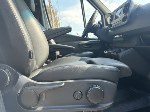 Used 2024 Mercedes-Benz Sprinter 2500 image 16