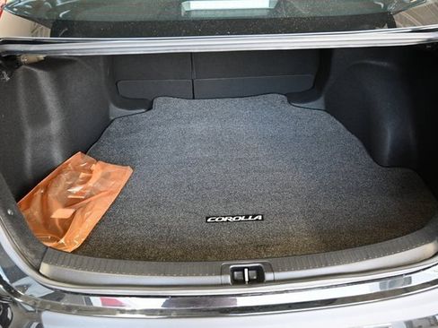 Certified 2022 Toyota Corolla LE image 25