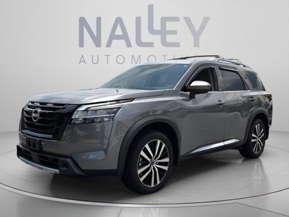 Used 2024 Nissan Pathfinder Platinum w/ Black Appearance Package