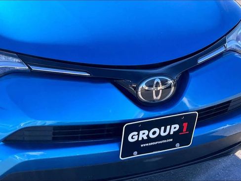 Used 2018 Toyota RAV4 LE image 28