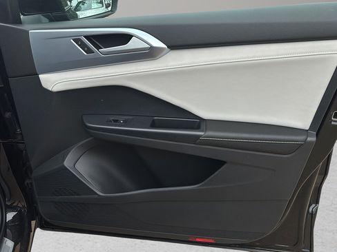 New 2026 Volkswagen Taos SE AWD/4WD image 10