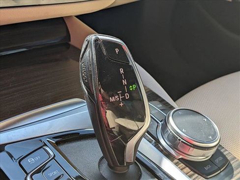 Used 2023 BMW 530i w/ Premium Package image 12