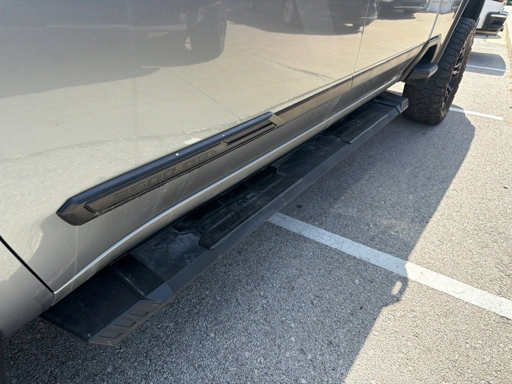 Used 2024 Chevrolet Silverado 3500 High Country w/ Technology Package AWD/4WD image 33