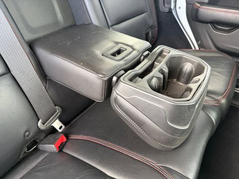 Used 2018 Jeep Wrangler Unlimited Rubicon w/ Safety Group AWD/4WD image 18