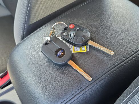 Used 2014 Ford Focus SE FWD image 35