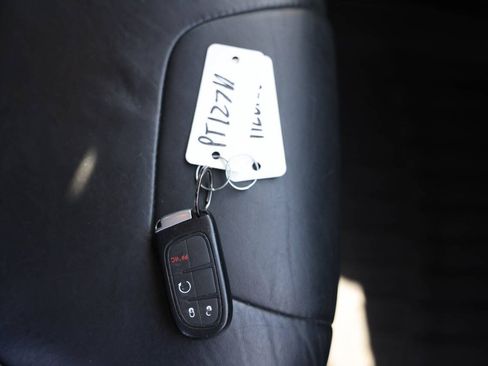 Used 2017 Jeep Cherokee High Altitude AWD/4WD image 40