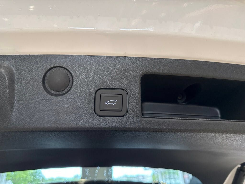 New 2027 GMC Terrain AT4 w/ Convenience Package III AWD/4WD image 19