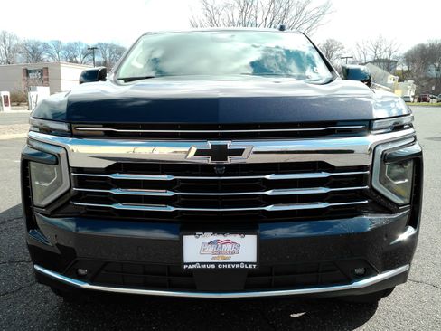 Certified 2026 Chevrolet Suburban LT w/ Comfort Package image 3