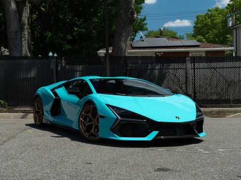 Used 2024 Lamborghini Revuelto AWD/4WD image 3