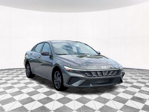 New 2026 Hyundai Elantra Sport FWD image 17