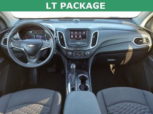 Used 2020 Chevrolet Equinox LT image 2