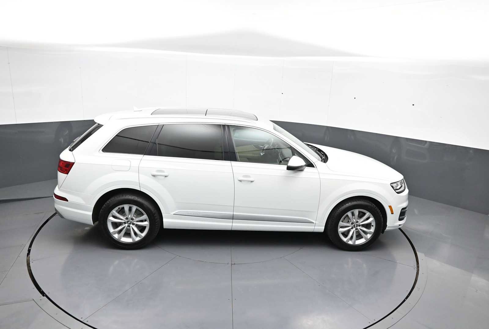 Used 2019 Audi Q7 3.0T Premium w/ Convenience Package AWD/4WD image 39