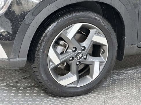 Used 2024 Hyundai Venue SEL image 9