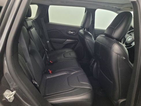 Used 2019 Jeep Cherokee Limited AWD/4WD image 19