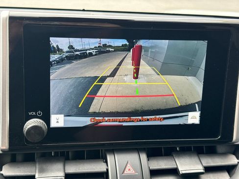 Used 2025 Toyota RAV4 XLE FWD image 15