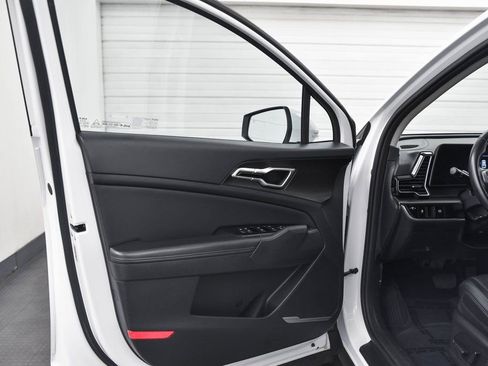 Used 2023 Kia Sportage EX image 11