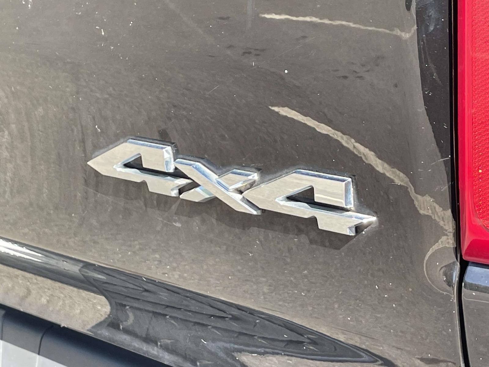 Used 2019 RAM 1500 Laramie AWD/4WD image 8