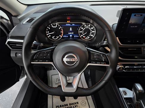 Certified 2025 Nissan Altima 2.5 SR w/ SR Premium Package FWD image 12