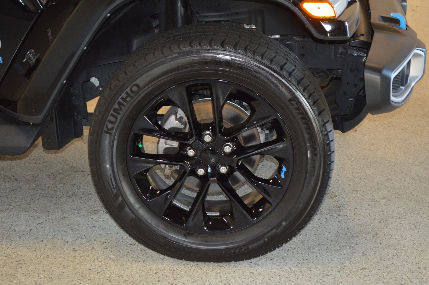 Used 2022 Jeep Wrangler Unlimited Sahara w/ Cold Weather Group AWD/4WD image 9