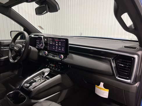 New 2025 GMC Canyon Elevation w/ Convenience Package image 28