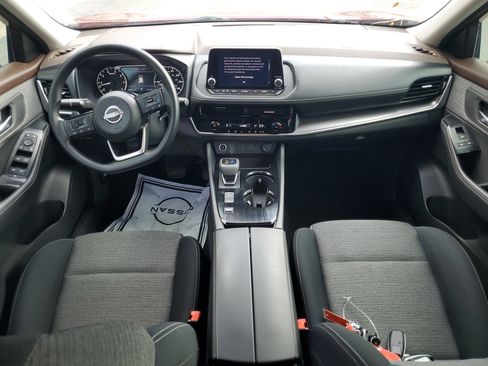 Used 2022 Nissan Rogue SV image 14