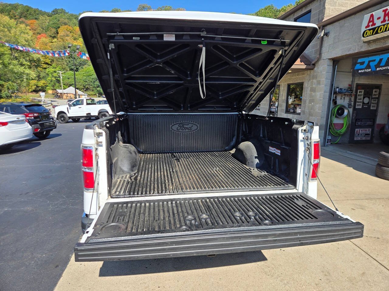 Used 2011 Ford F150 XLT w/ XLT Chrome Pkg AWD/4WD image 15