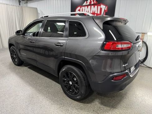 Used 2016 Jeep Cherokee Latitude w/ Cold Weather Group AWD/4WD image 6