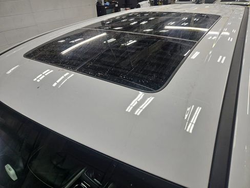 Used 2024 Chrysler Pacifica Limited image 7