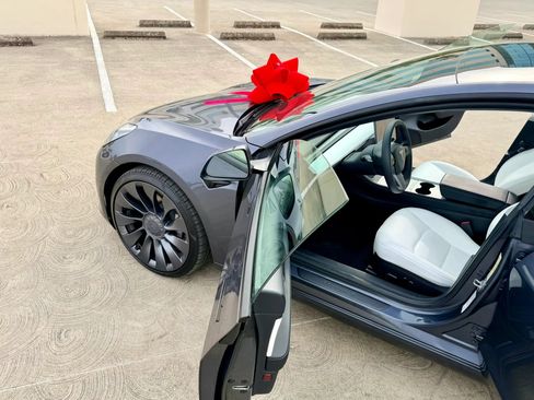 Used 2021 Tesla Model 3 Long Range AWD/4WD image 38