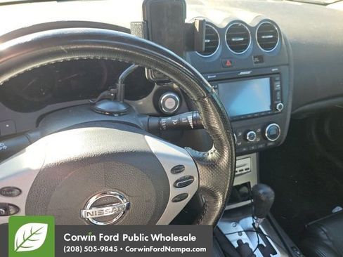 Used 2009 Nissan Altima 3.5 SE w/ Premium Pkg FWD image 9