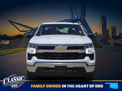Used 2025 Chevrolet Silverado 1500 LT AWD/4WD image 2