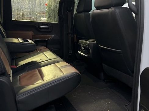Used 2023 Chevrolet Silverado 2500 High Country w/ Z71 Off-Road Package image 9
