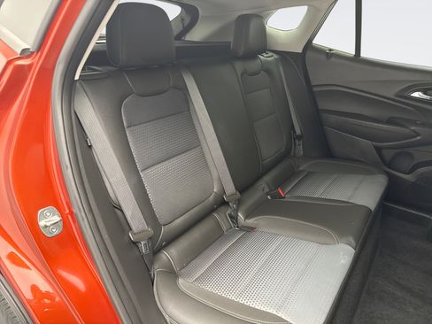 Used 2024 Chevrolet Trax LT w/ Driver Confidence Package FWD image 17