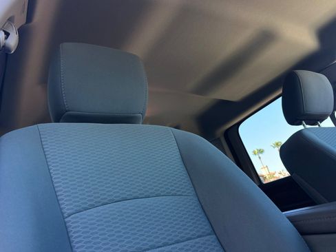 Used 2015 RAM 2500 Tradesman w/ Chrome Appearance Group image 16