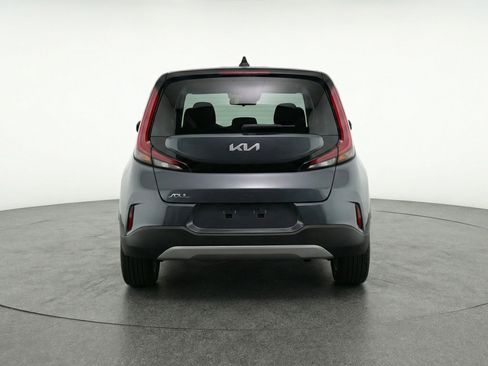Used 2025 Kia Soul LX w/ LX Technology Package FWD image 7